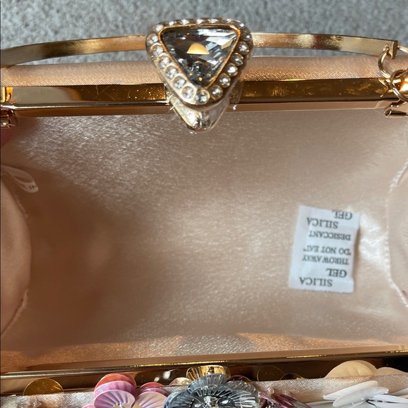 Kelly & Katie Multicolor Floral Clutch with beading and 3D flowers NWT - Picture 6 of 10